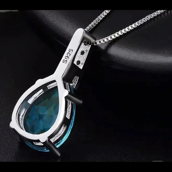 S925 Sterling Silver Simulated Blue Topaz Pendant/Necklace - Picture 4 of 8